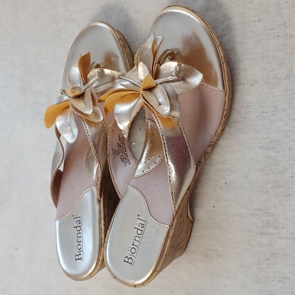 Gold Wedge Sandals - Picture 7 of 7